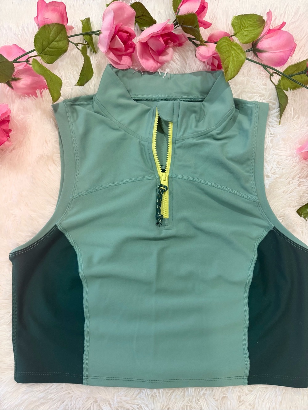 Old Navy PowerSoft Sleeveless Half Zip Crop Top L Green Colorblock Activewear